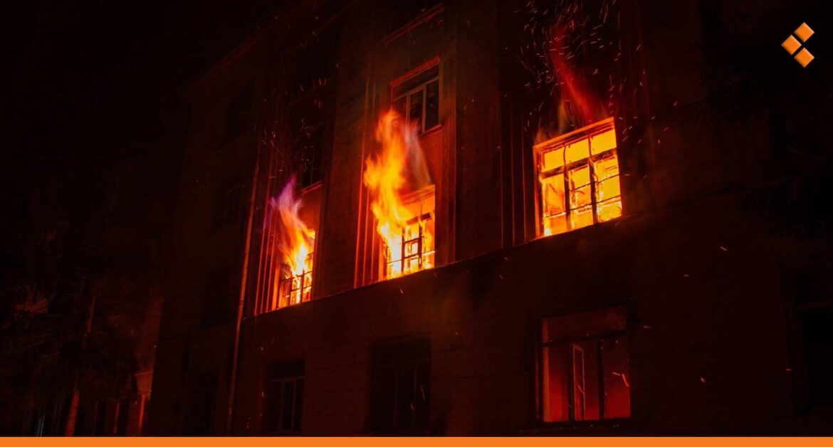 وفاة أم وطفلتيها جراء احتراق منزلهم في اللاذقية