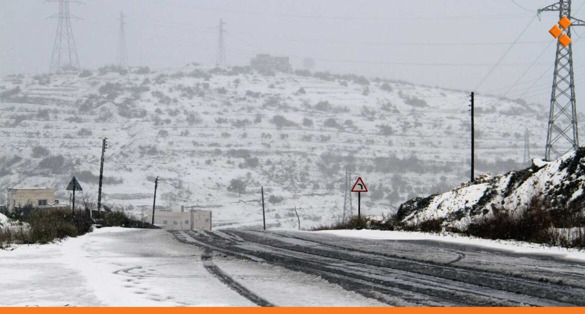 طرق سرغايا سالكة.. ثلوج في ريف دمشق أغزرها في عرنة بسماكة 25 سم