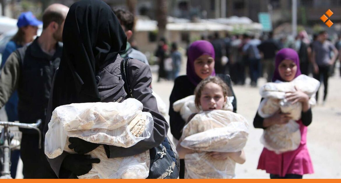 سعر الربطة قد يصل لـ 8 آلاف ل.س.. "بيع الخبز" مهنة ليلية لفتيات صغيرات