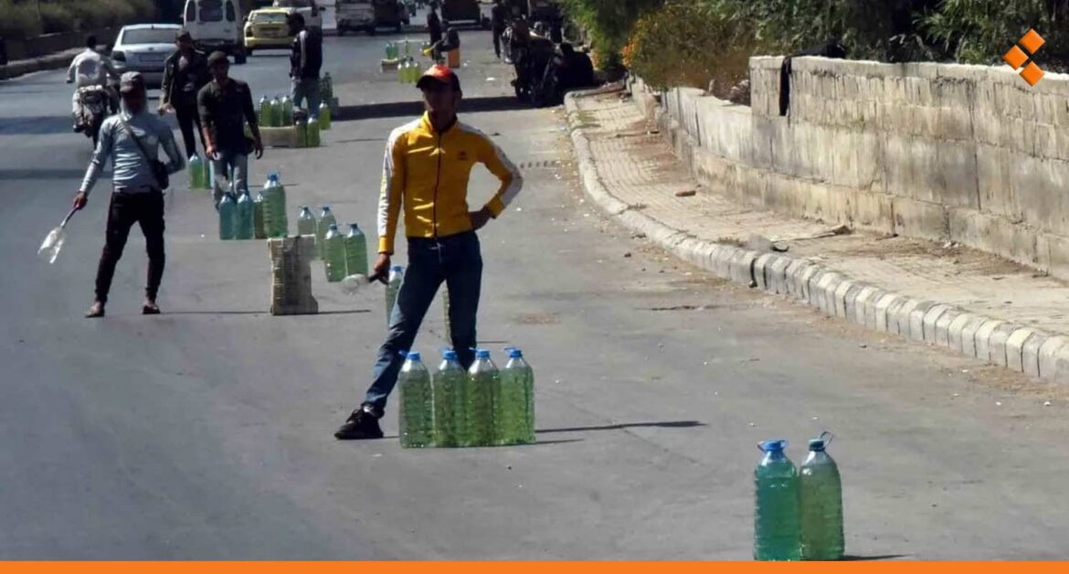 تأخر رسائل البنزين لـ 14 يوم يرفع سعر الليتر بالسوق السوداء لنحو 20 ألف