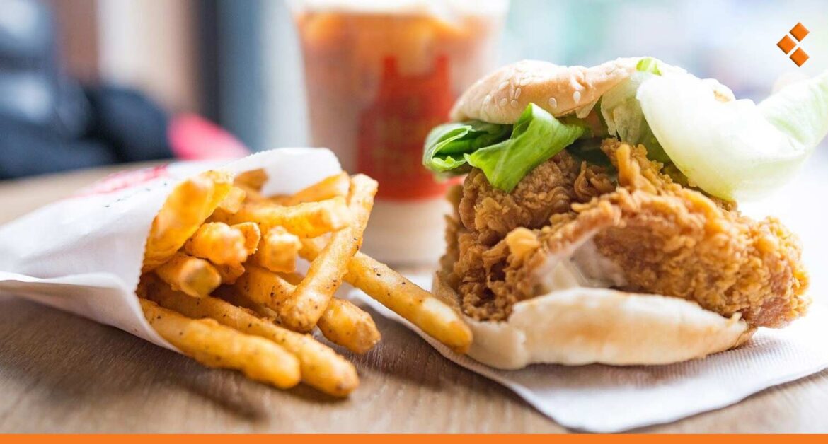 مطاعم الوجبات السريعة تحافظ على أسعارها المرتفعة رغم انخفاض أسعار الفروج