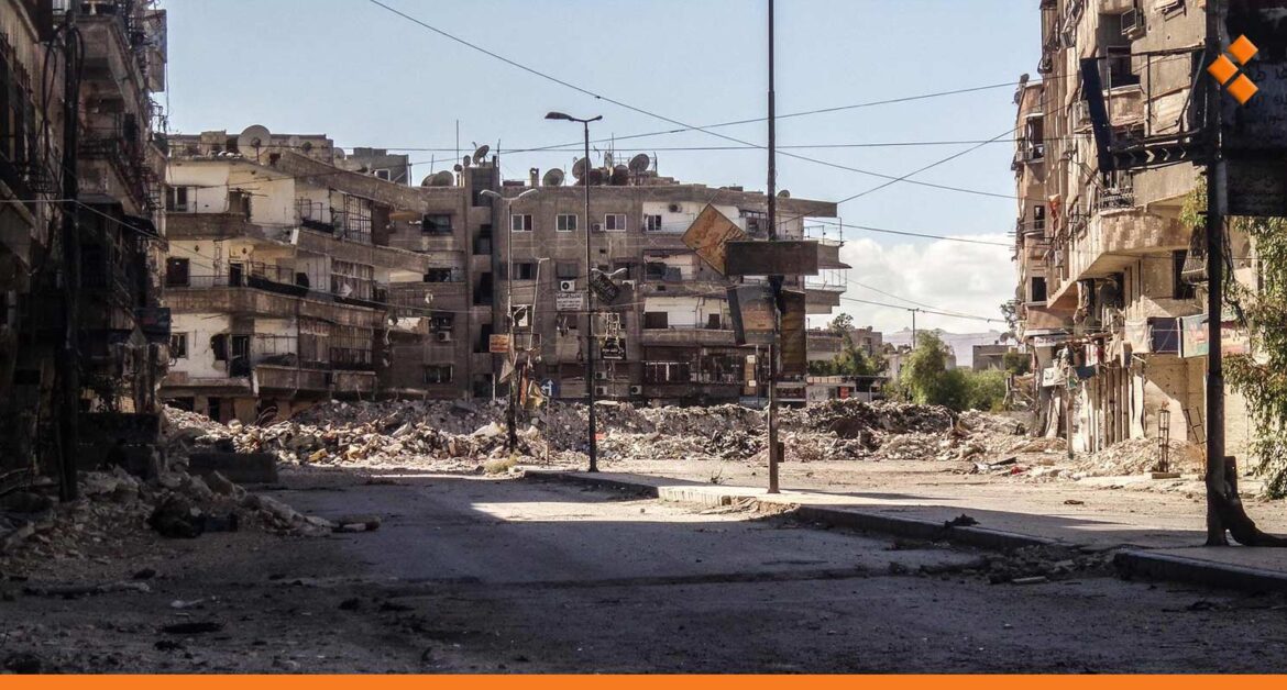 دمشق.. سكان مخيمي اليرموك وفلسطين يشكون تراكم تلال الأتربة الفاصلة بين الحارات