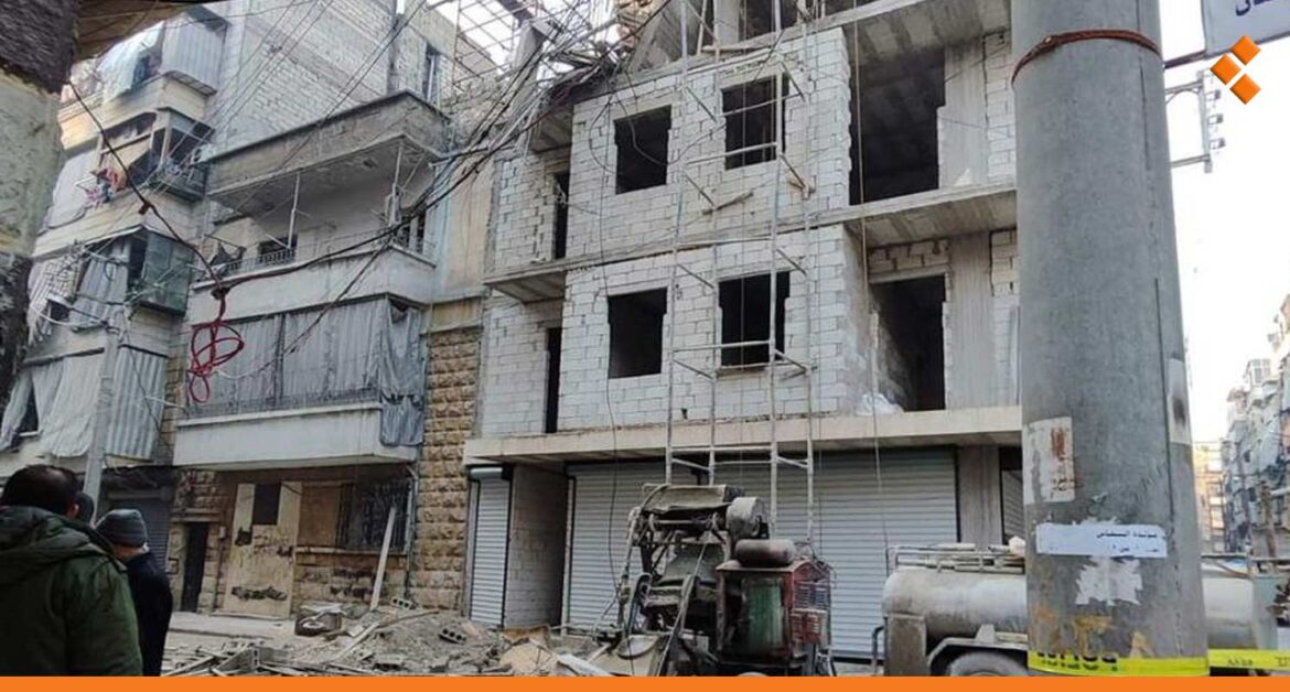 إصابة 4 عمال بهبوط طابق قيد الإنشاء في حلب