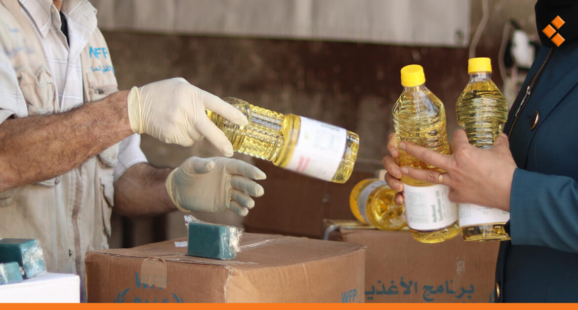 بسطات لـ بيع المساعدات في دمشق.. بائعون لـ"أثر": نبيع أقل من السوق بحوالي 25%