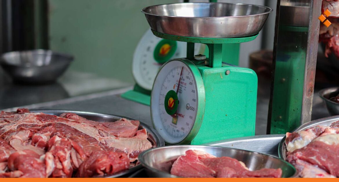 لضبط المسالخ.. حصر أختام فواتير بيع اللحوم بالجملة في جمعية اللحامين