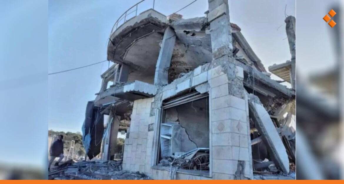 خلّف ثلاث إصابات في صفوف المدنيين.. عدوان جوي يستهدف ريف بانياس