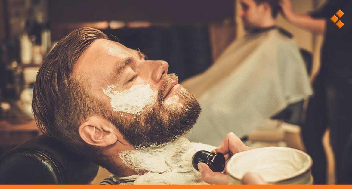 الأمبيرات تدخل على خط التسعيرة.. صالونات الحلاقة الرجالية مستمرة بالعمل حتى ثاني أيام العيد