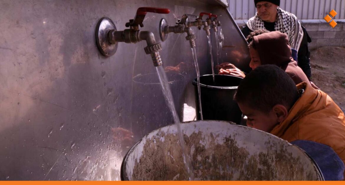 الصحة في غزة: السكان يشربون مياهاً غير آمنة والاحتلال يمنع إدخال الكلور لمعالجة المياه!