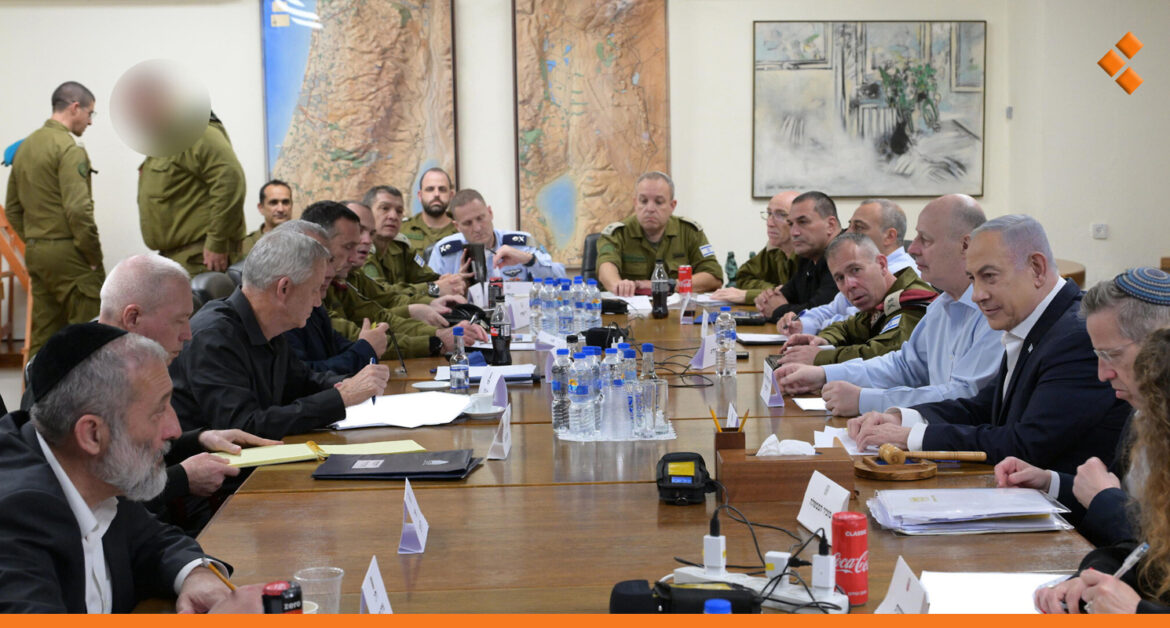 مسؤولون "إسرائيليون": "تل أبيب" قررت تأجيل الرد على إيران