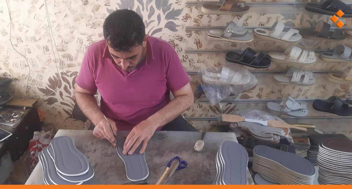 بعد أن تراوح سعره بين 100- 400 ألف.. هل يرتدي السوريون "الشاروخ الحموي"؟