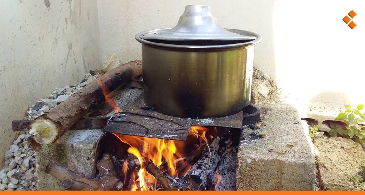 تأخر رسالة الغاز يعيد "مواقد الحطب" لمنازل أهالي ريف دمشق