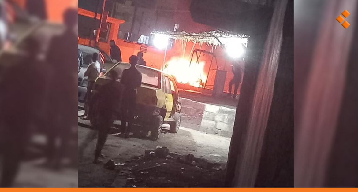 تبعه إطلاق قنابل مضيئة من مروحيات أمريكية.. 3 قتلى من "قسد" إثر انفجار في الحسكة