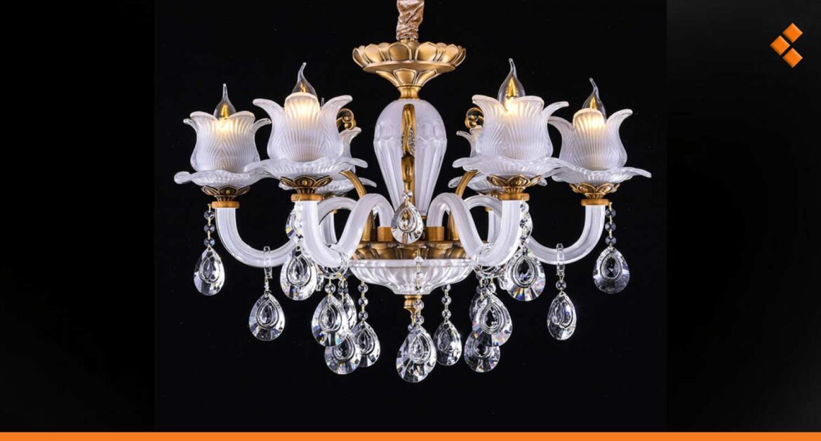 سعر الكبيرة منها يبدأ من 3 ملايين.. أعداد حرفيي صناعة "الثريات" في تناقص