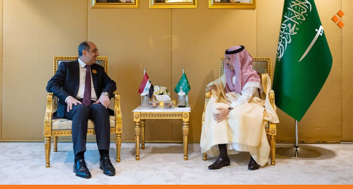 وزير الخارجية السوري يلتقي نظيره السعودي والمصري في الرياض