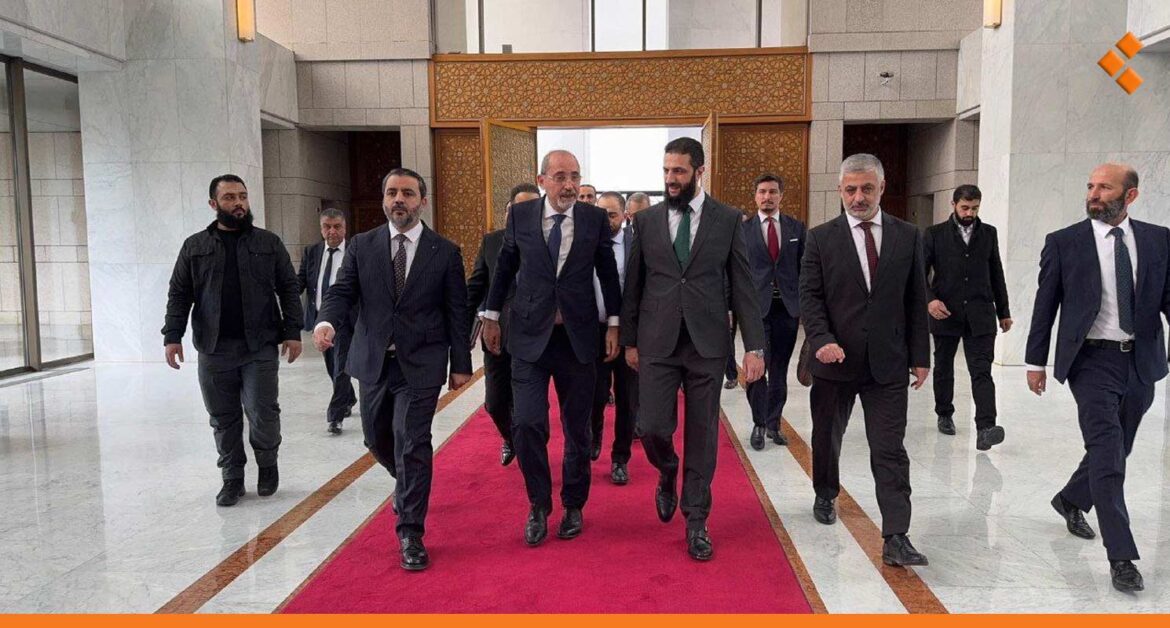 وزير الخارجية الأردني من دمشق: سنساعد السوريين بإعادة الإعمار