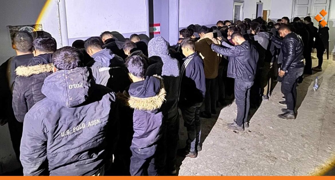 بينهم رضيع.. توقيف شاحنة على متنها 67 سوري دخلوا لبنان خلسة