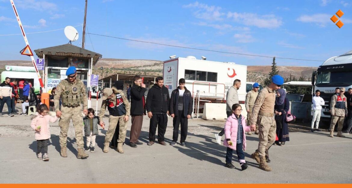 وزير الداخلية التركي: نحو 35 ألف سوري عادوا إلى بلدهم