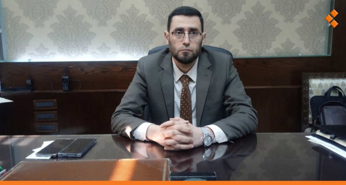 وزير مالية الحكومة المؤقتة: شطب أسماء 300 ألف موظف حكومي