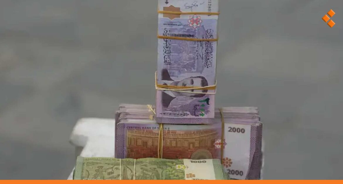 بسطات الدولار في سوريا.. تحذيرات من أوراق مزورة ومناشدات لضبط أسعارها