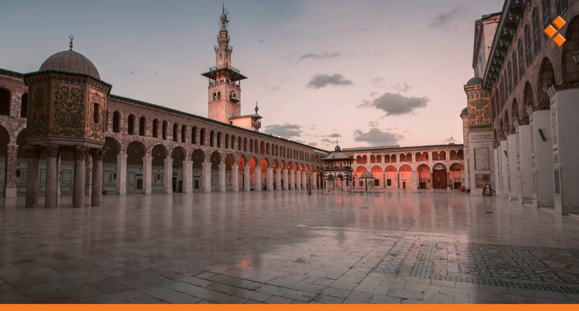 بدء عملية تجديد الفرش بالمسجد الأموي في دمشق