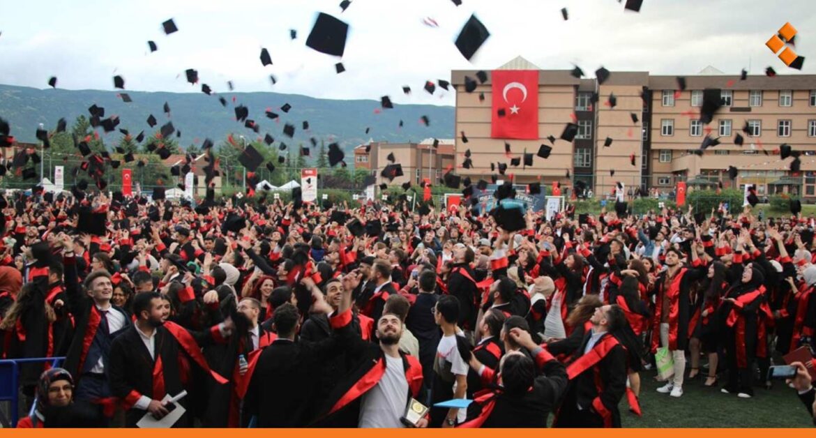 نحو 20 ألف طالب سوري حصلوا على منح في جامعات تركيا