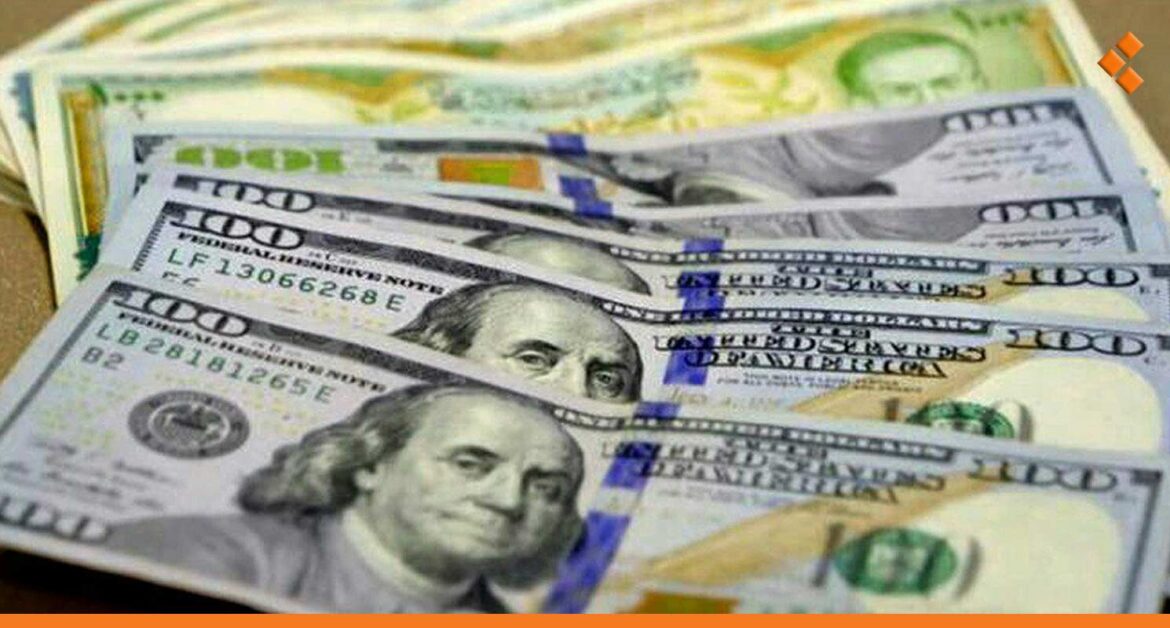 تراجع سعر الليرة السورية أمام الدولار في تداولات اليوم الأربعاء