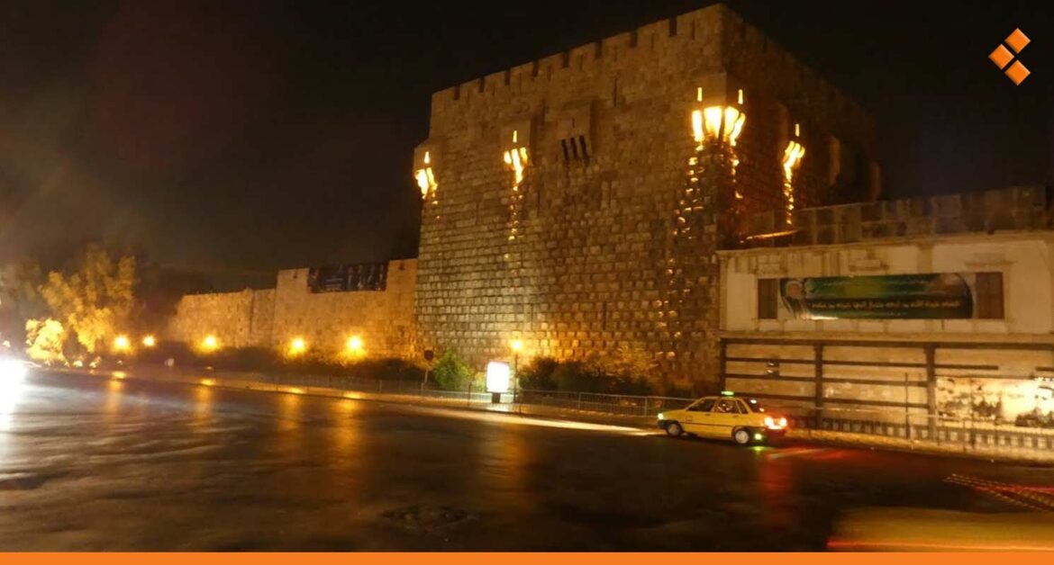 مناطق تنعم بالكهرباء عند الإفطار وأخرى تفتقدها.. من يفطر ويتسحر على ضوء في دمشق؟