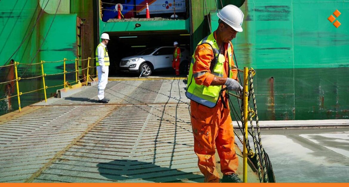 سيتبعها دفعات أخرى.. وصول باخرة تحمل 3200 سيارة إلى مرفأ طرطوس