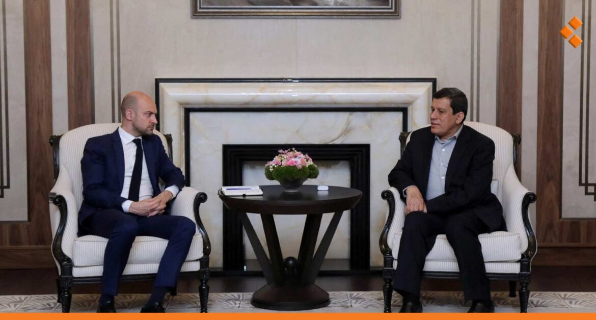 وزير الخارجية الفرنسية يبحث مع عبدي الملف السوري