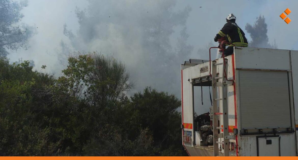 لليوم الثاني.. مواصلة إخماد الحريق الضخم في جبل التركمان بريف اللاذقية