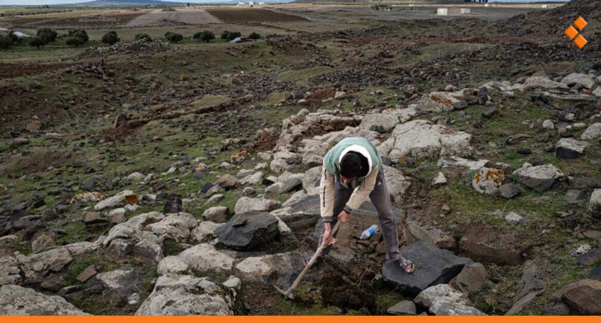 رواج بيع أجهزة لكشف المعادن.. "صائدو الكنوز" ينتشرون في سوريا!