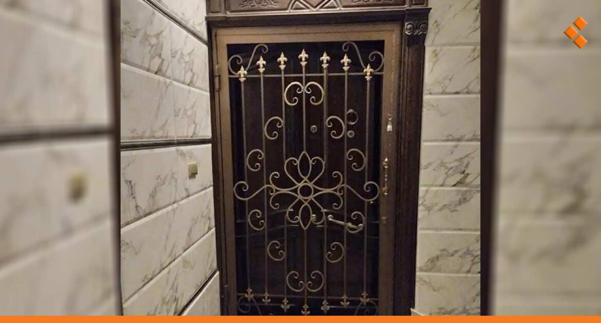 سوريون يلجؤون لتركيب أبواب حماية حديدية