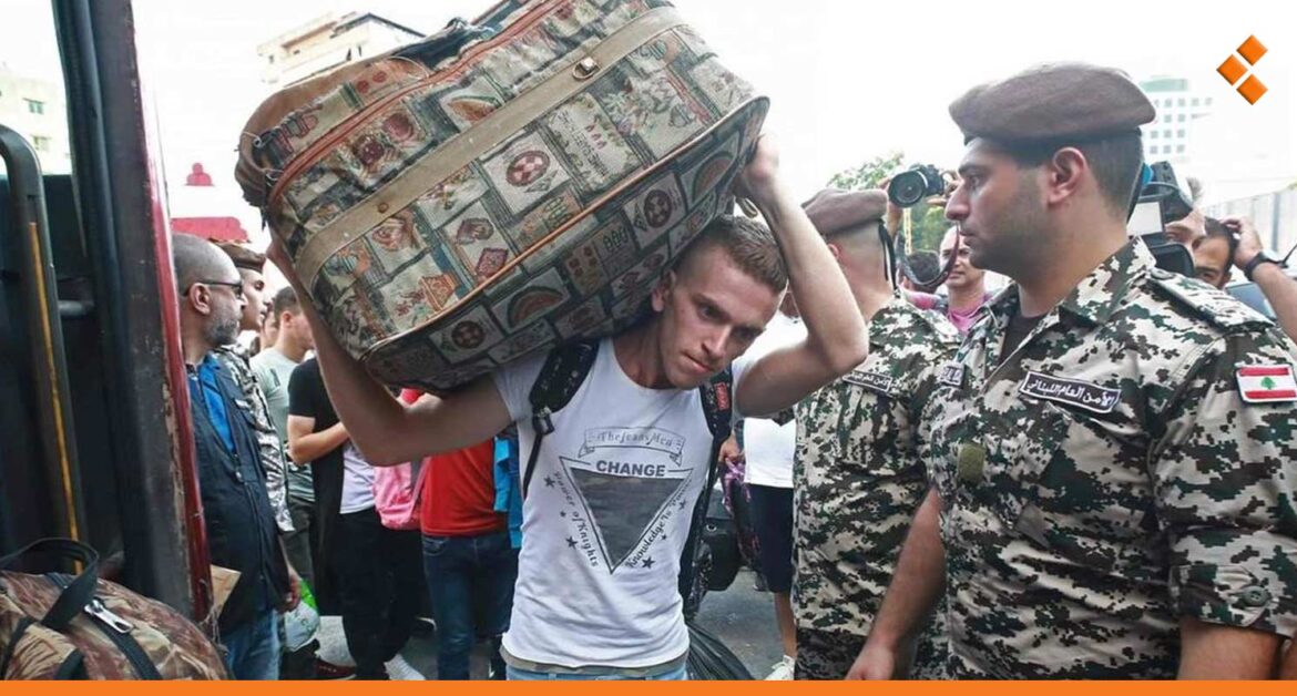 لتفادي الاحتيال.. تحذير للسوريين في لبنان من المكاتب الوهمية