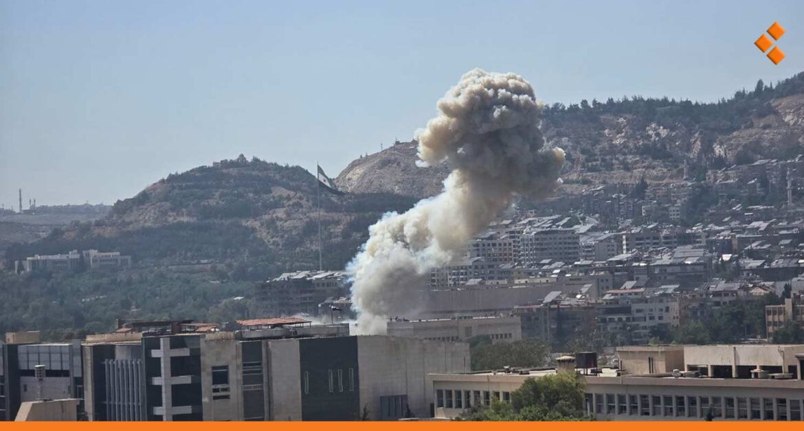 غارات على "الأركان" وقصر الشعب في دمشق.. و"إسرائيل" تتحضر لأيام من القتال في سوريا